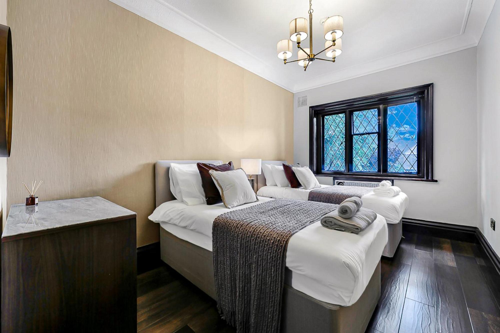 Tudor Grange Bournemouth Ngoại thất bức ảnh